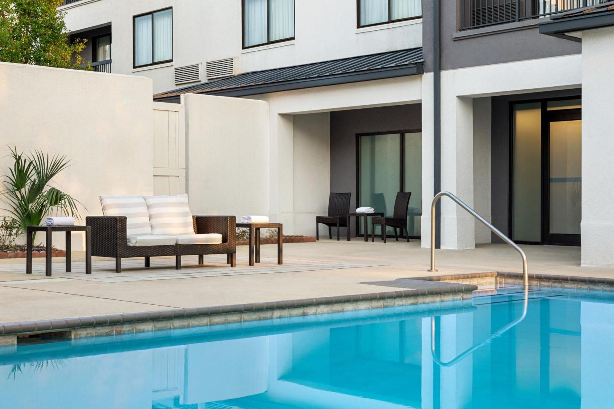 Courtyard Houston Sugar Land/Stafford Hotel Exterior photo