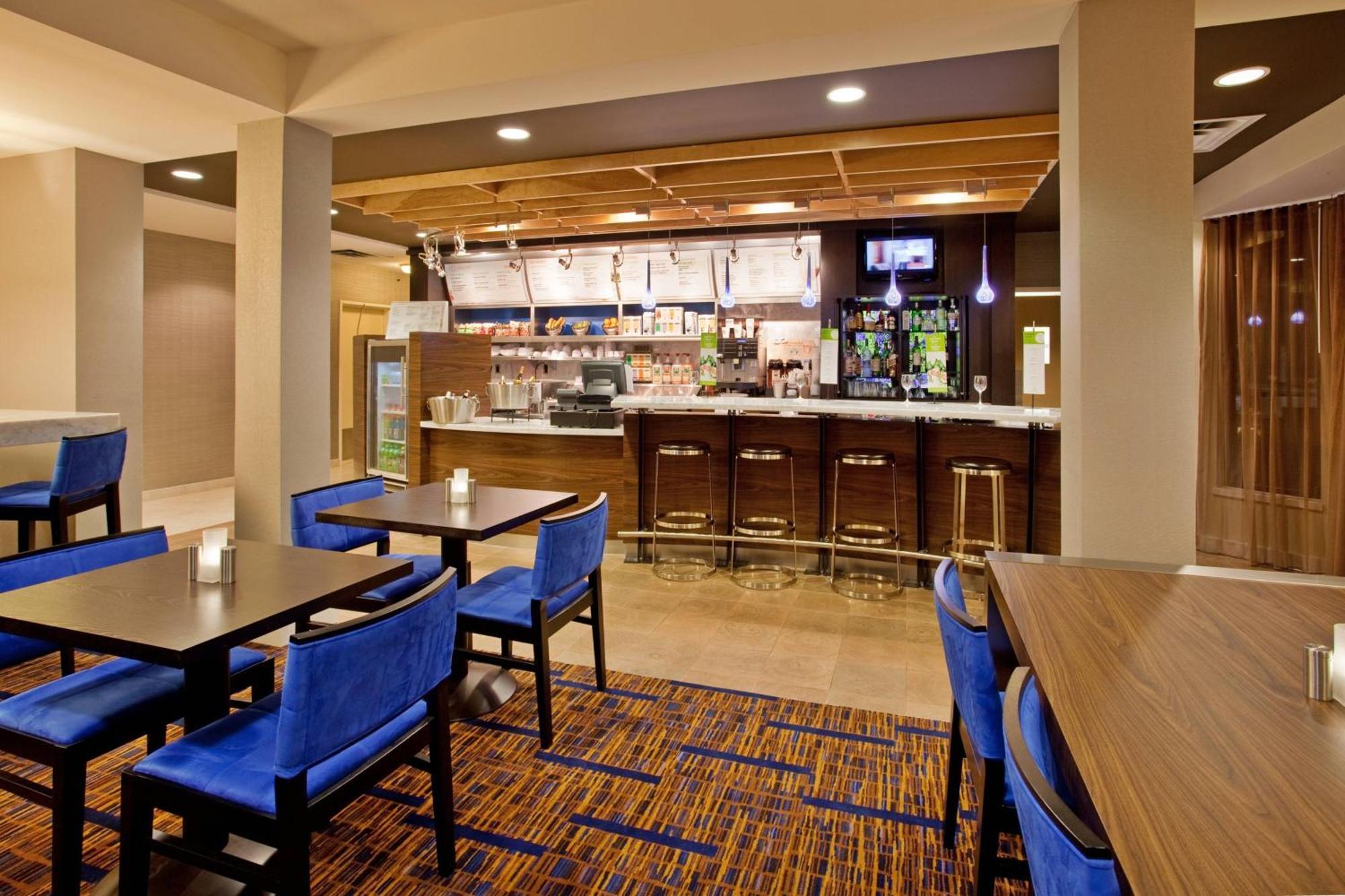 Courtyard Houston Sugar Land/Stafford Hotel Exterior photo