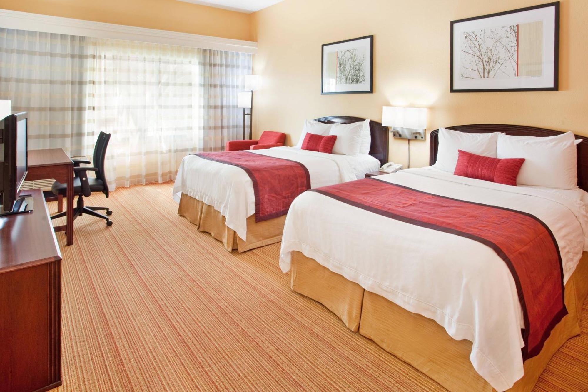 Courtyard Houston Sugar Land/Stafford Hotel Exterior photo