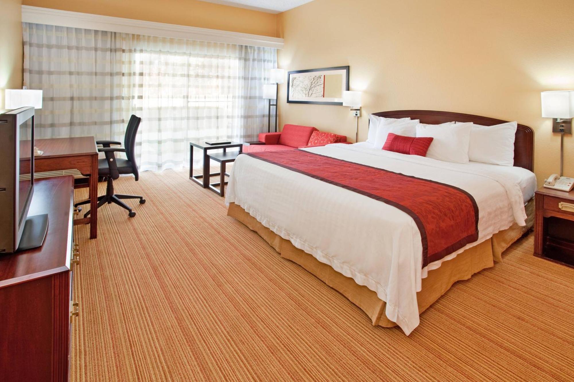 Courtyard Houston Sugar Land/Stafford Hotel Exterior photo
