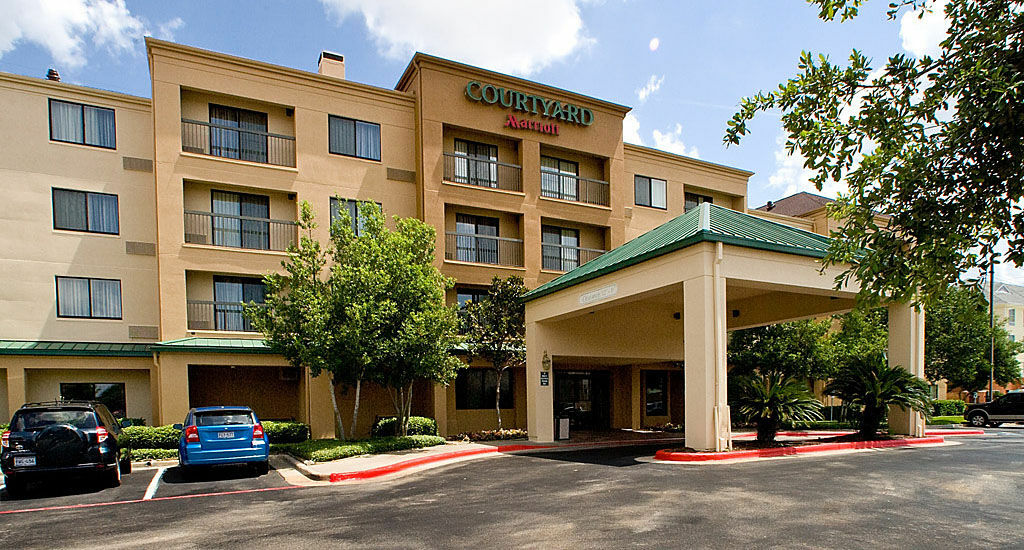 Courtyard Houston Sugar Land/Stafford Hotel Exterior photo